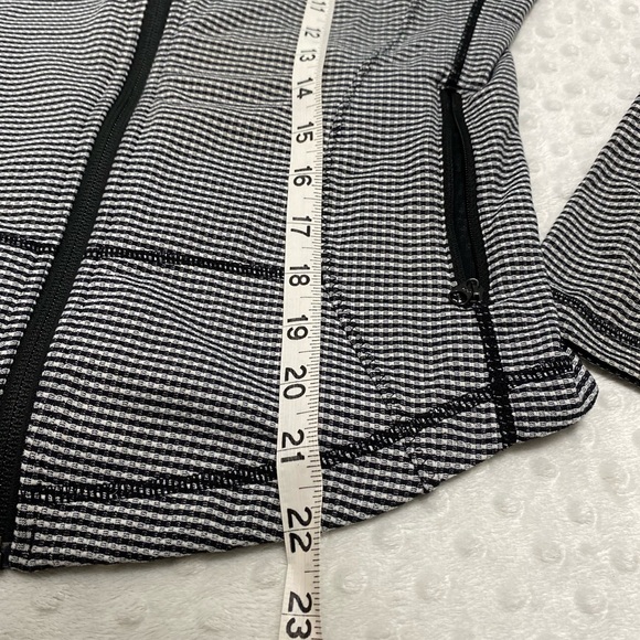 Lululemon Sweater (size 8) - Picture 7 of 8